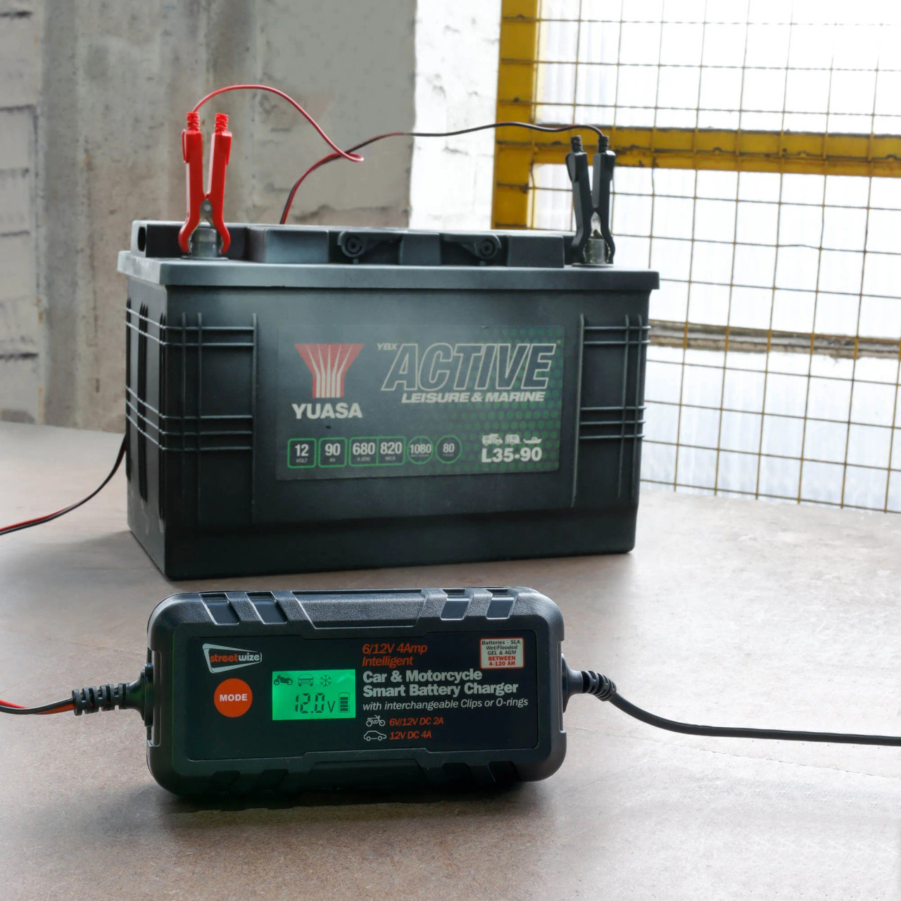 4Amp 6/12V Smart Battery Charger With Clamps & O Ring