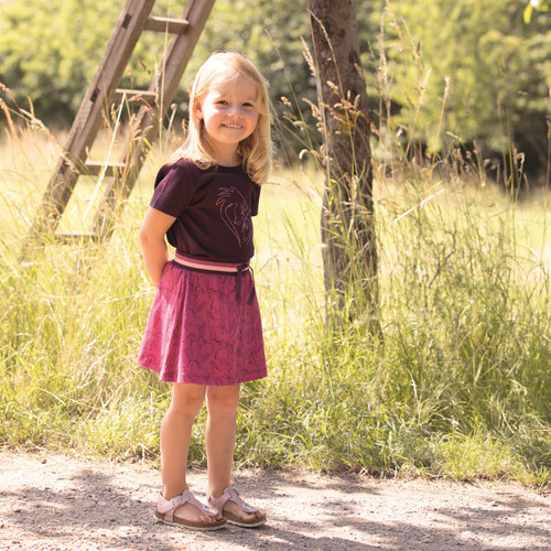 Enfant Terrible T-Shirt cassis mit Pferdestickerei