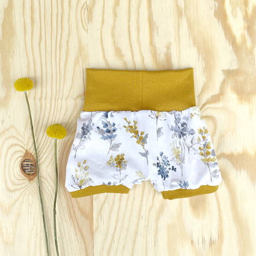 Kiezkinder Mini Ballonhose Baby Shorts Blümchen gelb
