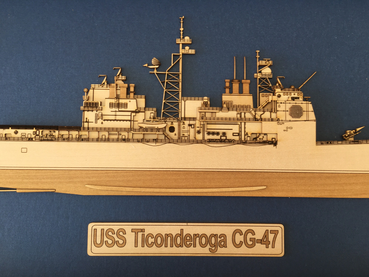 USS Ticonderoga (CG-47) Midships