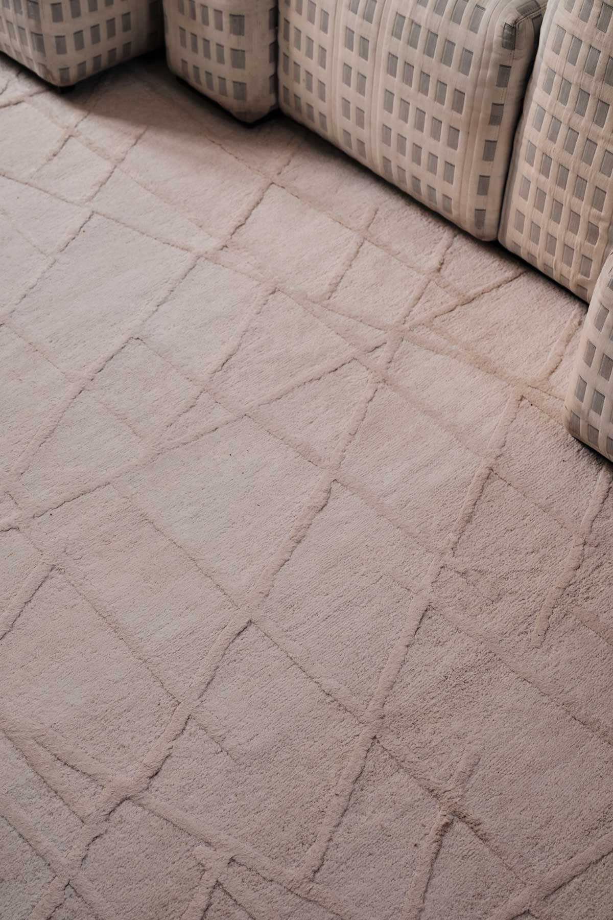 Riven Alabaster by Kelly Wearstler - incidental image