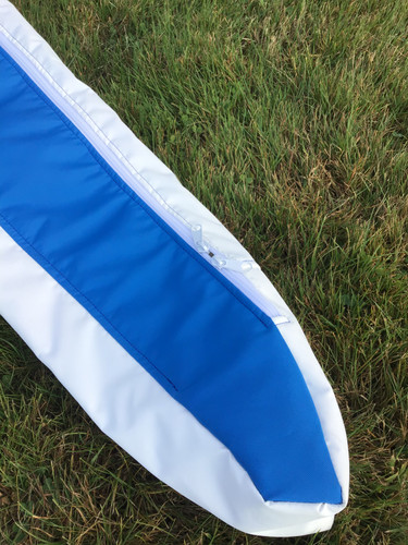 Full Zip around the end of the Double Wing Bag.