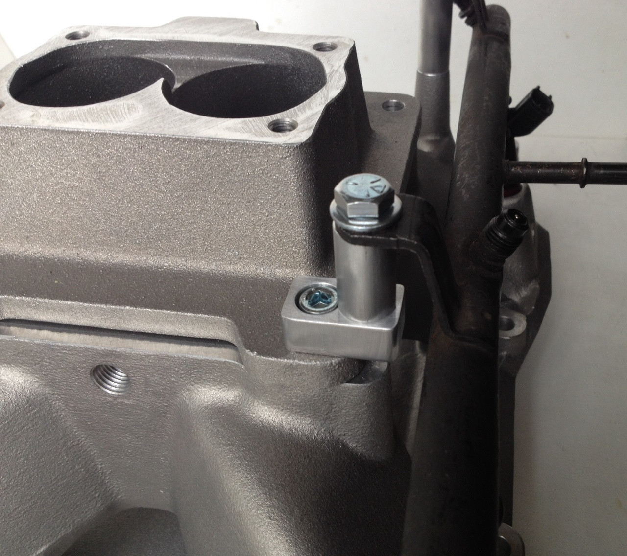 OEM Fuel Rail Install Kit M1 4-BBL Intake with Hughes Adapter Dodge ...