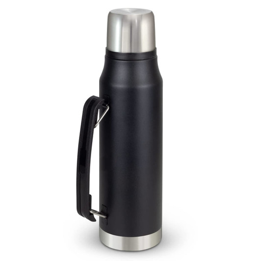 A drink bottle in matte black with a stainless steel base and a handle, featuring a silver cap and a logo.