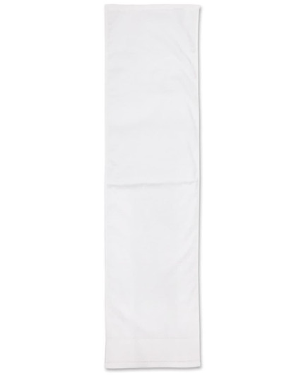 A white terry velour fitness towel measuring 110x30 cm, suitable for gym use. The towel features a logo.
