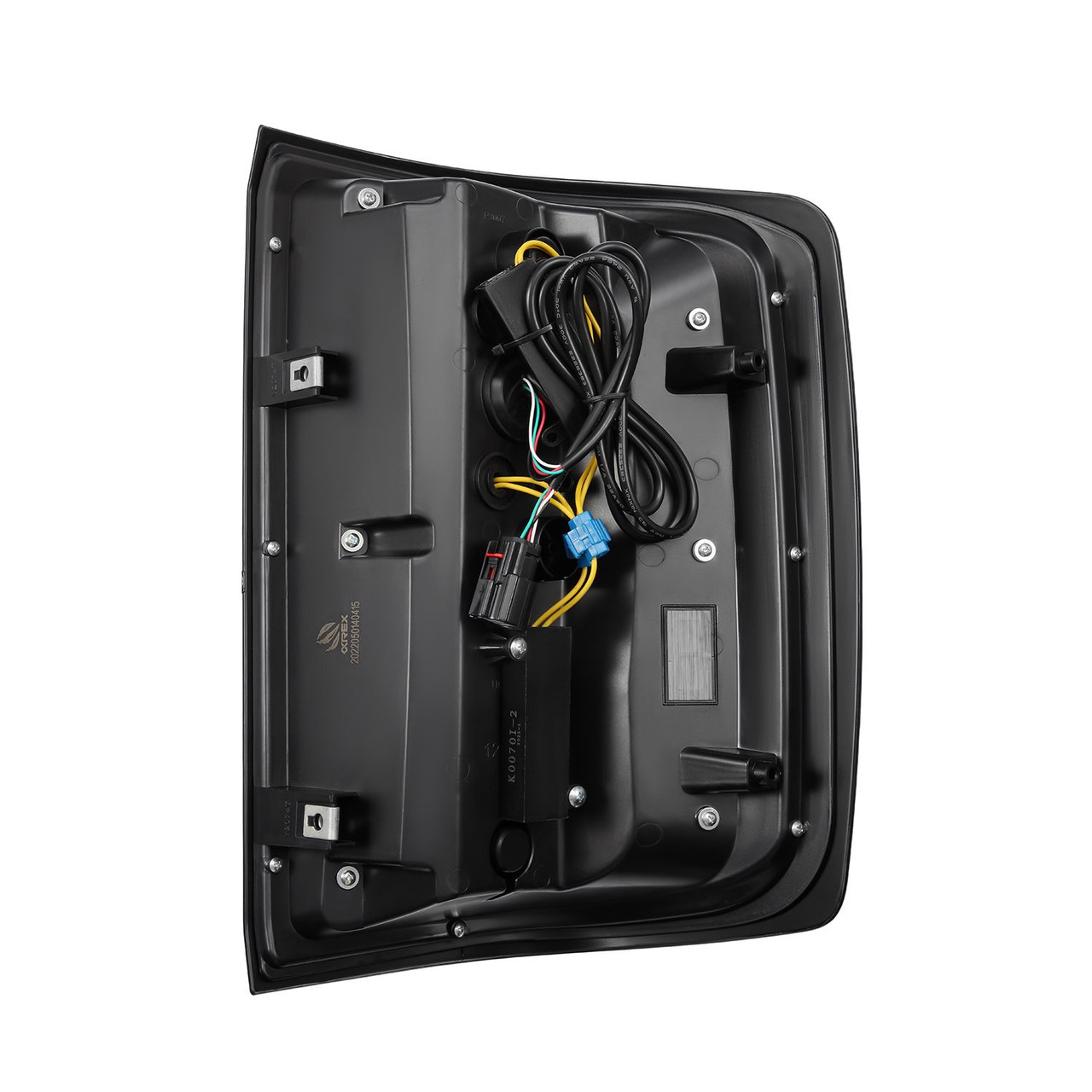 ALPHAREX 620040 14-18 CHEVROLET SILVERADO 1500 / 15-19 SILVERADO 2500HD/3500HD / 15-19 GMC SIERRA 3500HD DUALLY LUXX-SERIES LED TAIL LIGHTS ALPHA-BLACK