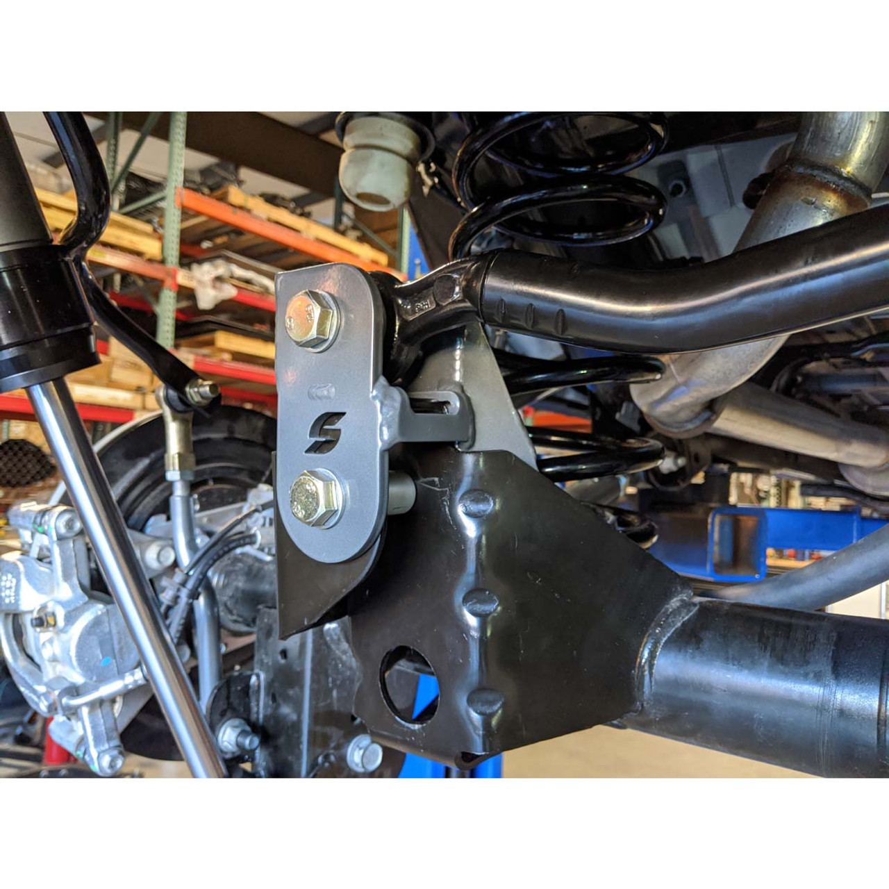 SYNERGY 8856-01 REAR TRACK BAR RELOCATION BRACKET FOR 18+ WRANGLER JL/JLU
