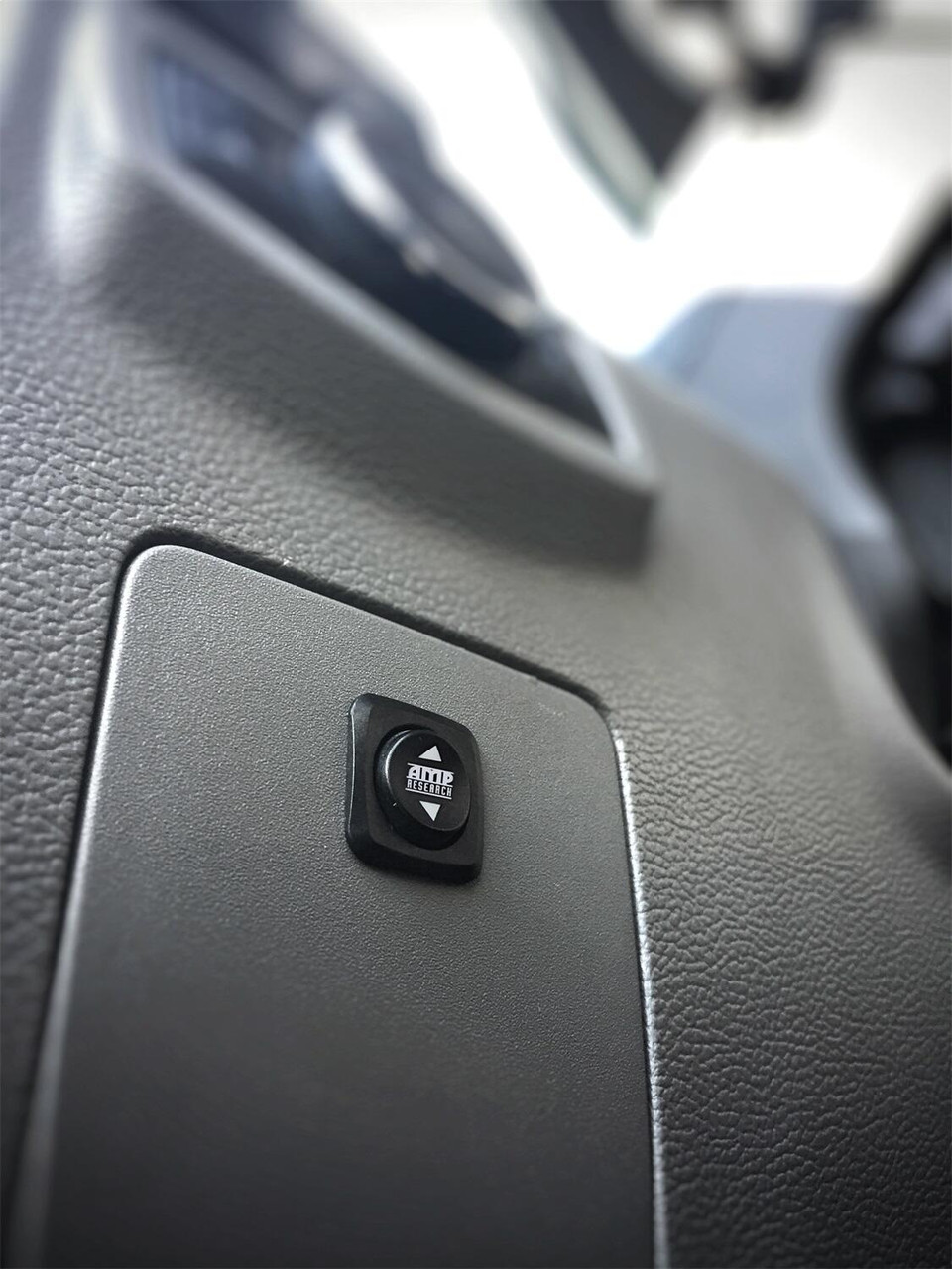 AMP RESEARCH 79105-01A POWERSTEP OVERRIDE SWITCH WITH STA CONTROLLER (DOES NOT FIT WITH KIT PART 75141-01A/75134-01A)