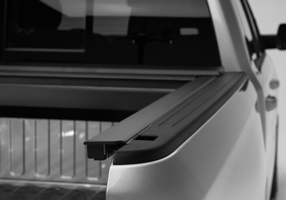 ROLL N LOCK RC124E E-SERIES LOCKING RETRACTABLE TRUCK BED COVER FOR 2024-2025 FORD RANGER 5.0 FT. BED