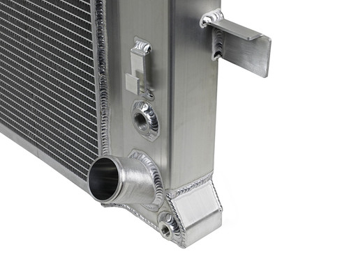 AFE POWER 46-52031 BLADERUNNER STREET SERIES ALUMINUM RADIATOR FOR 01-05 GM 6.6 DURAMAX