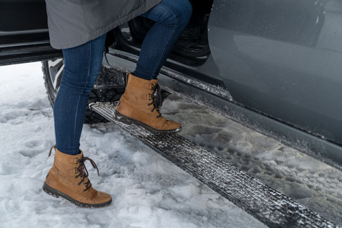 AMP RESEARCH 76254-01A POWERSTEP ELECTRIC RUNNING BOARDS PLUG N PLAY SYSTEM FOR 2019-2021 SILVERADO/SIERRA 1500 22 SILVERADO LTD/SIERRA LIMITED 20-22 SILVERADO/SIERRA 2500/3500 DOUBLE AND CREW CAB