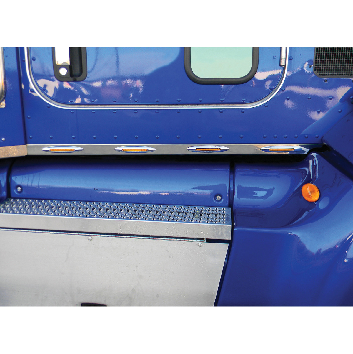 Peterbilt. 386 Cab, 78" Sleeper & Extension Kit - 24 Slim Flatline LEDs-Trux-TP-10107LF