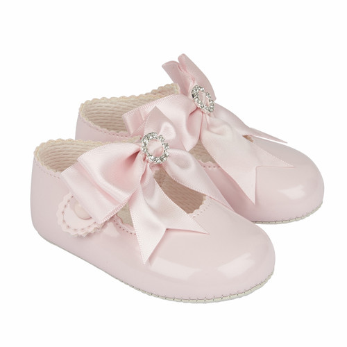 B060P BAYPODS DIAMANTE BOW BUTTON SHOE - PINK