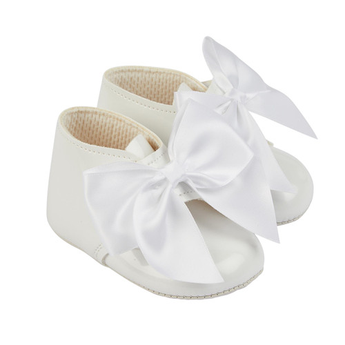 B073W BAYPOD LARGE BOW PATENT BOOT -- WHITE
