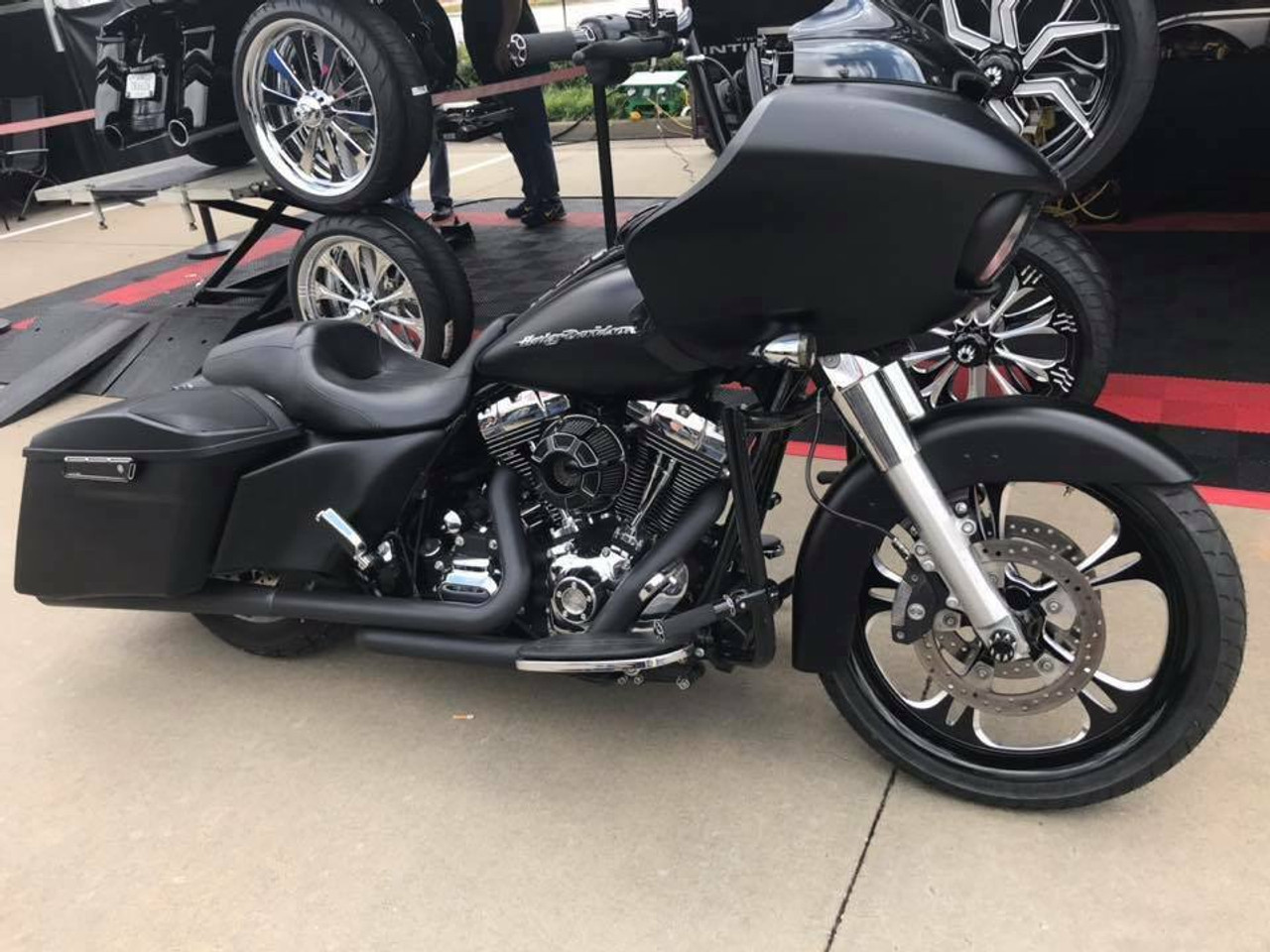 Black and chrome street shop glide