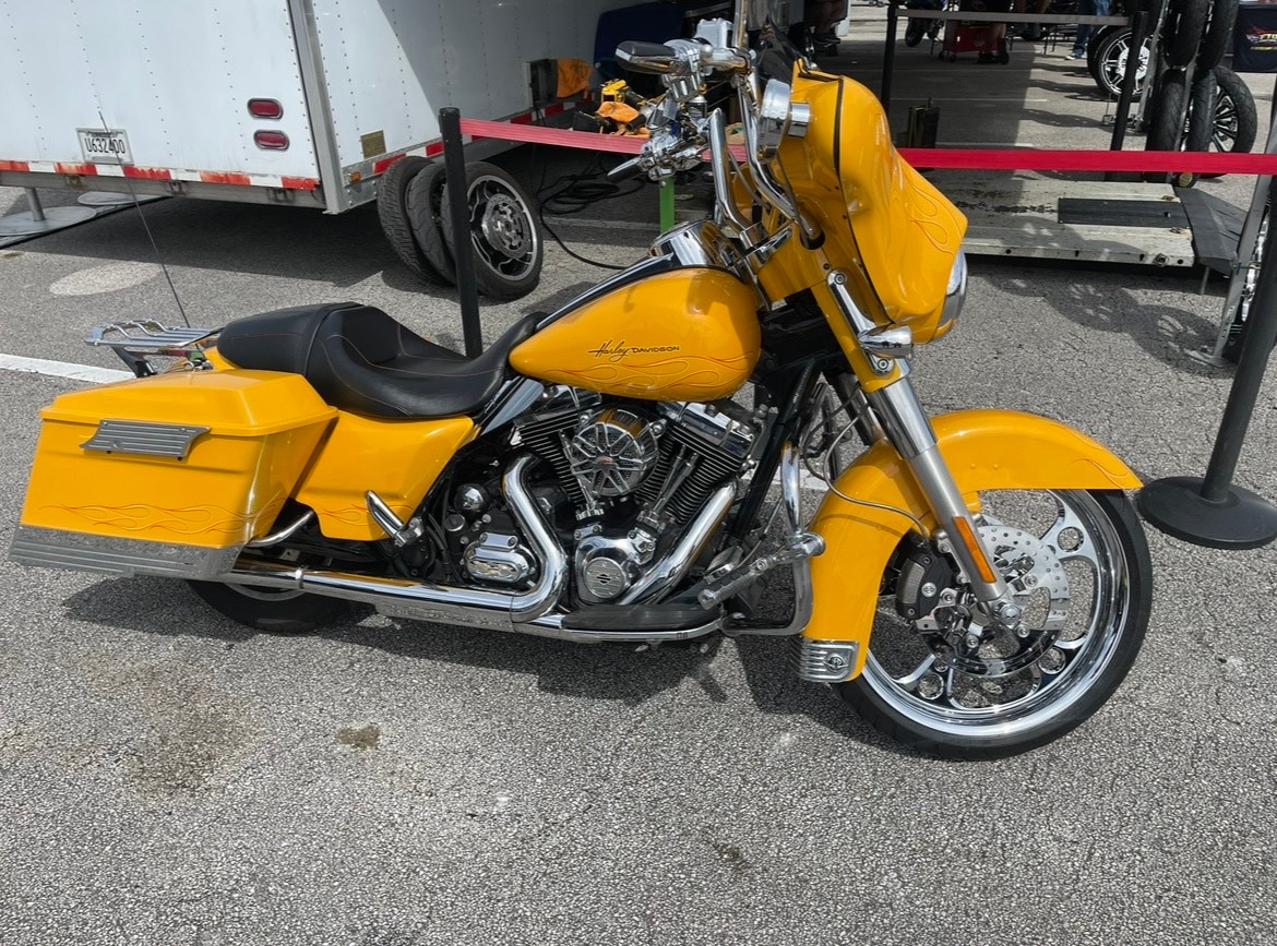 (美品)HARLEY-DAVIDSON ハーレーダビットソン　ネオンイエローT Harley Davidson 21 x 5 Fat Front Wheel Chrome PVD - 3 Shot