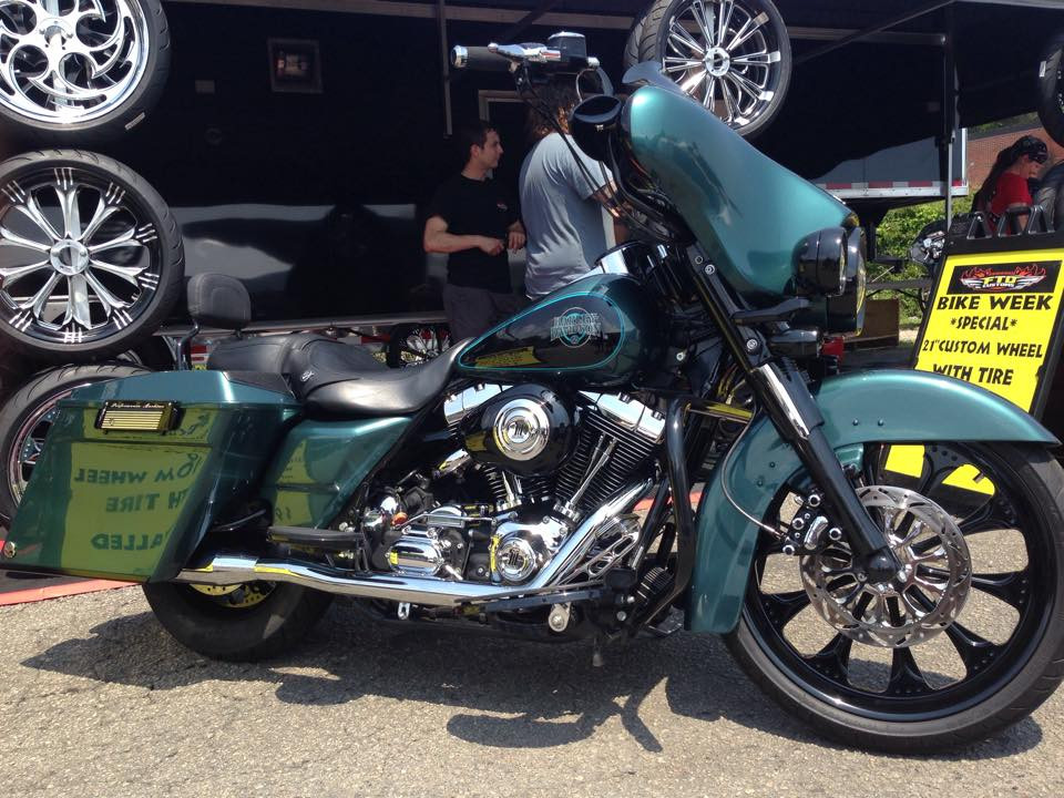 ボブ Harley Davidson All Black Softail Wheels - Wizard
