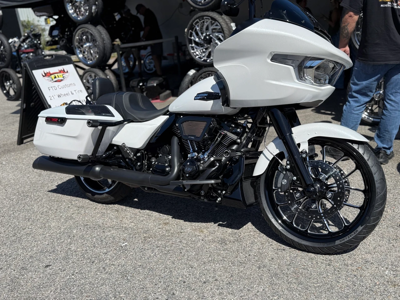 Indian Motorcycle Wheels Black Contrast - Viper