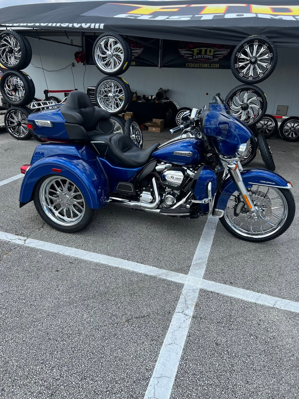 Harley Davidson Chrome Tri Glide and Freewheeler Wheels - Viper