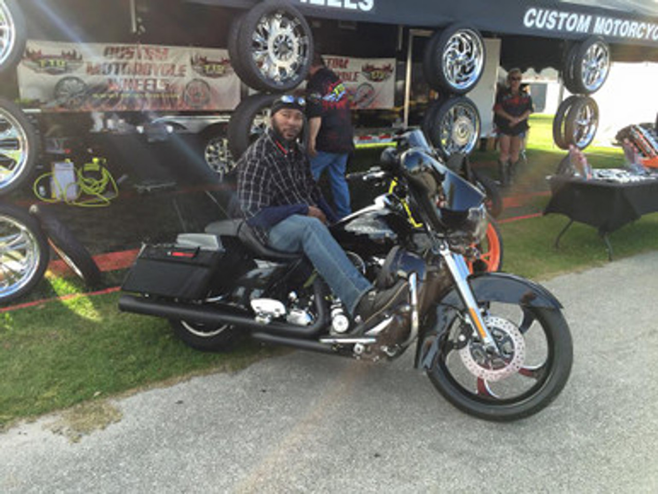 Black Contrast Indian Chieftain Wheels Maze