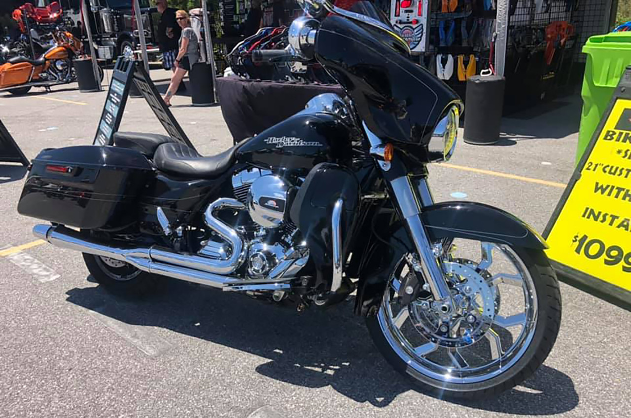 Harley Davidson Chrome Wide Tire Front Wheel -Widow