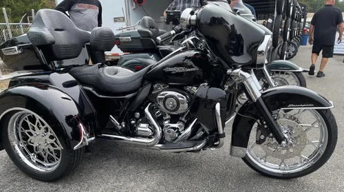 Chrome Street Glide 3 Wheels