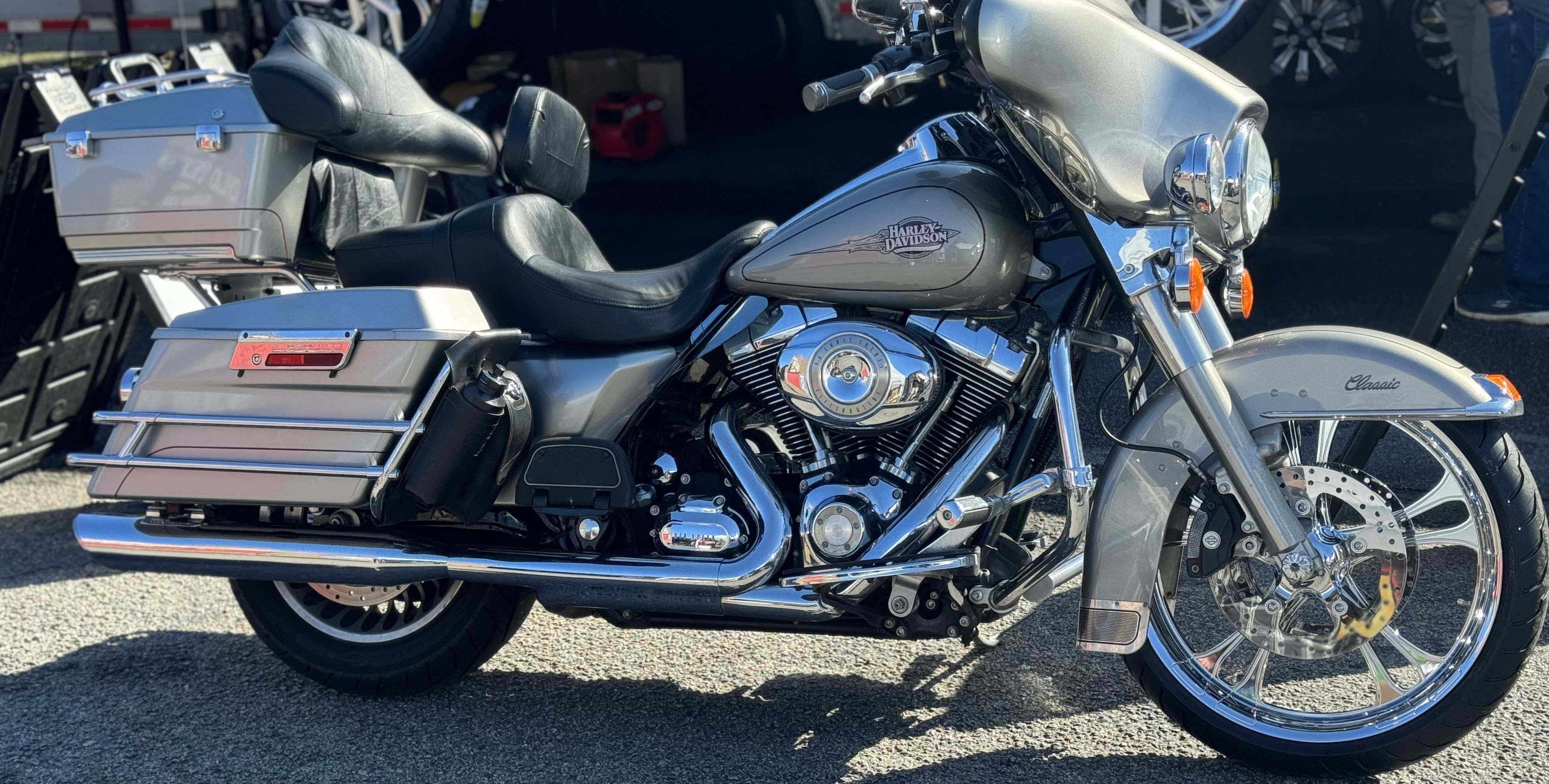 Harley-Davidson Ultra Classic 1/10スケール New 2025 Harley-Davidson Street Glide® Ultra Vivid Black