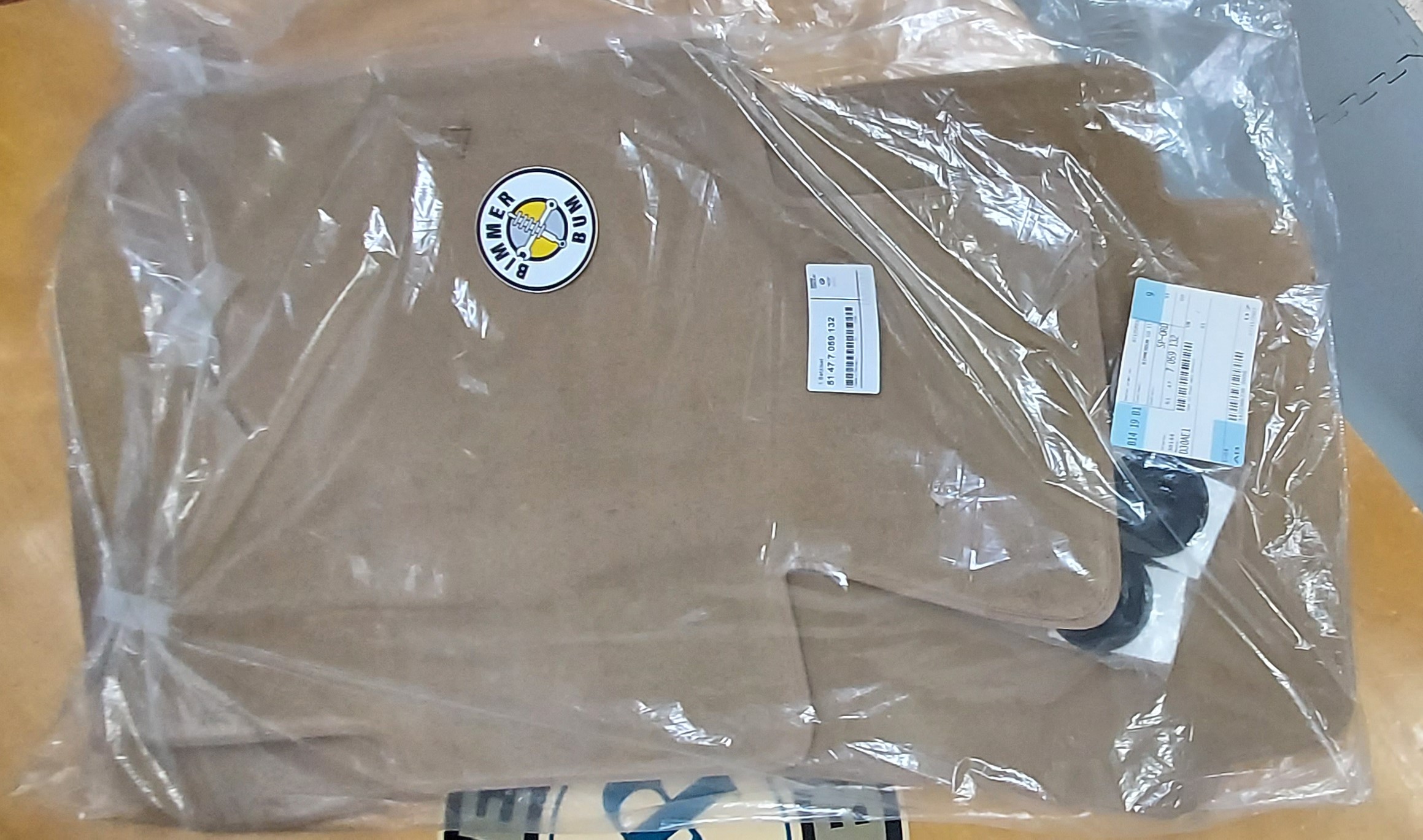 布团一毛布 OEM Beige Carpet Floor Mats for 1996-2002 BMW Z3 & Z3M | 51477059132