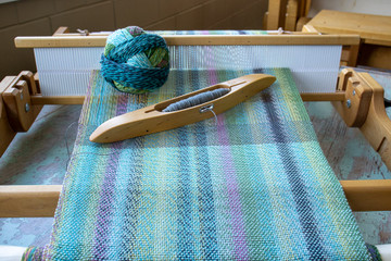 Complimenting Crazy Cotton : A Weft Experiment 