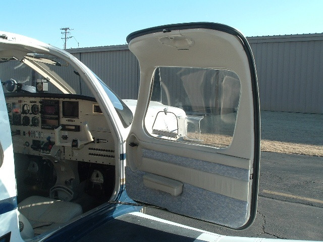 Entry Door Seal, Piper PA-28, PA-32, PA-34 Models 1976 and Up. ADS
