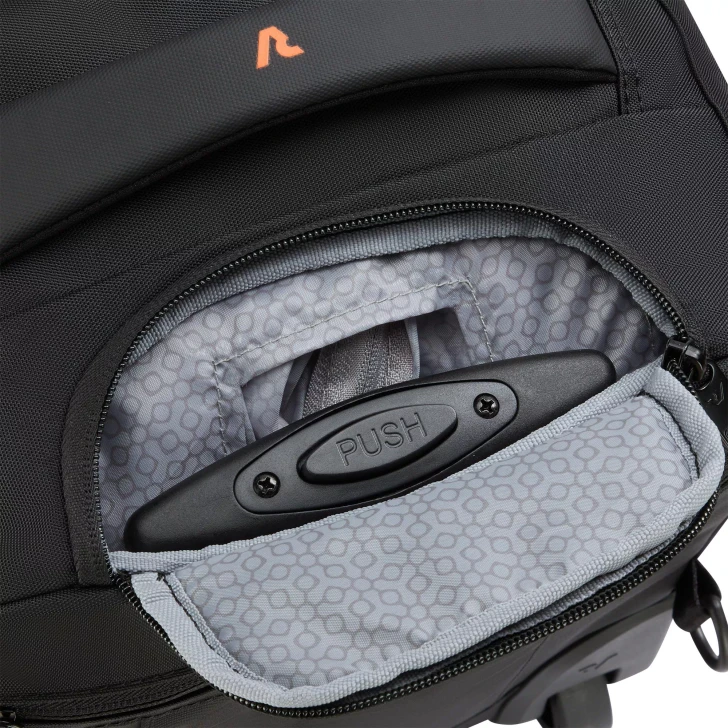 Roncato METROPOLITAN TRAVEL Wheeled Backpack for Ryanair - handle cover