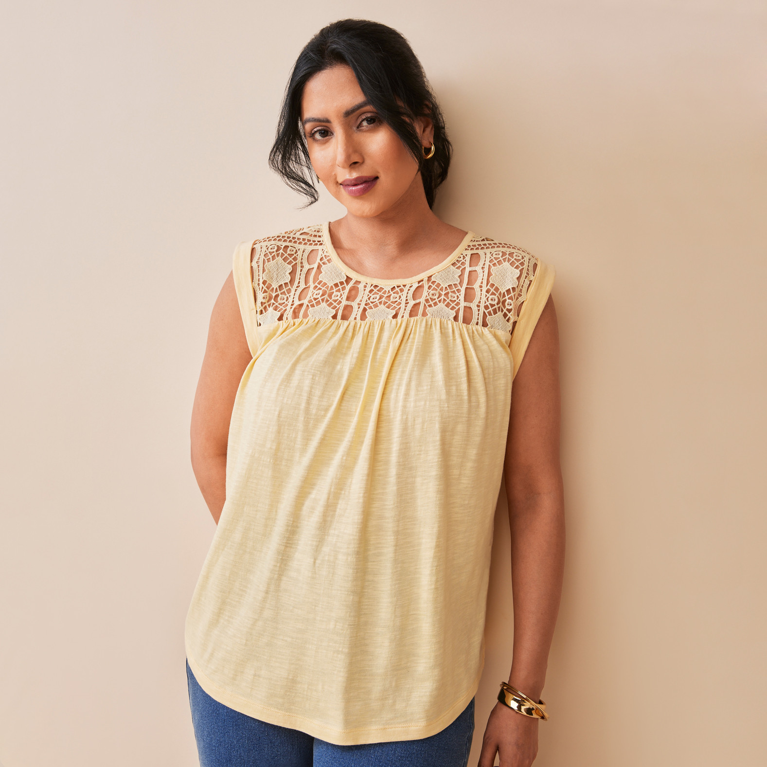 Lace Trim Capped Sleeve Tee