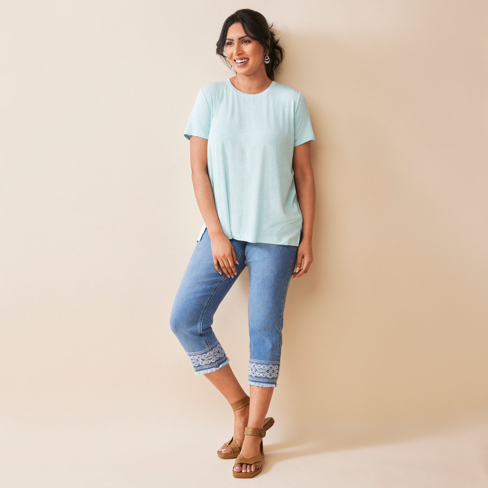 Short Sleeve Scoopneck Tee Blue Bell Full Body