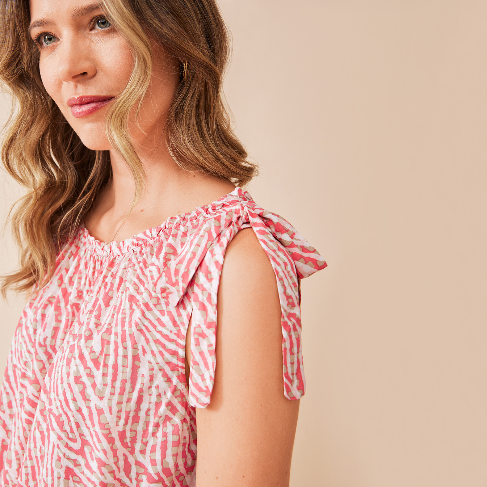Sleeveless Shoulder Tie Top Close Up