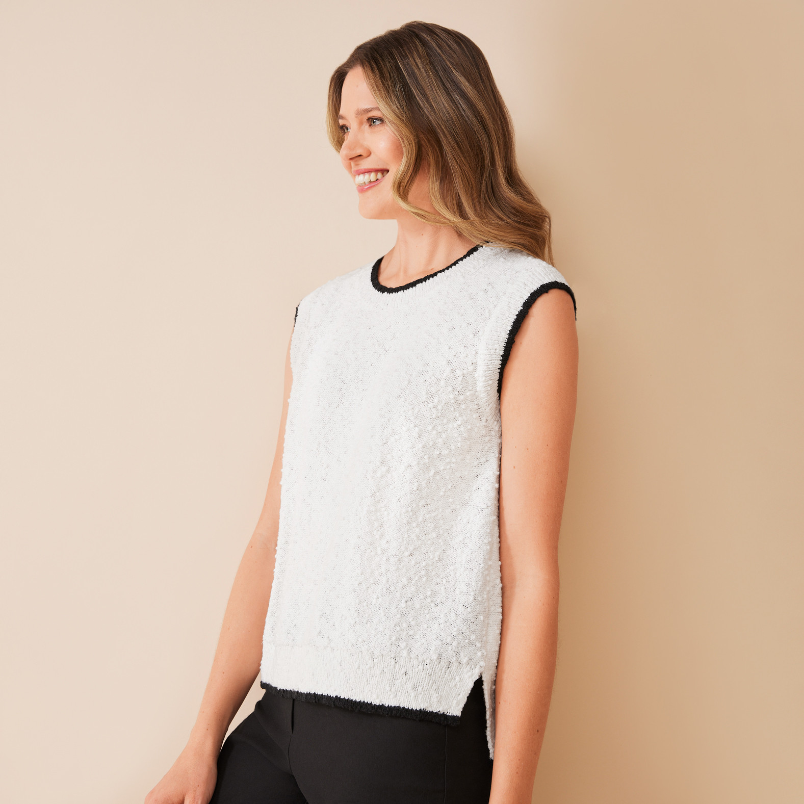 Sleeveless Slub Sweater Half Body