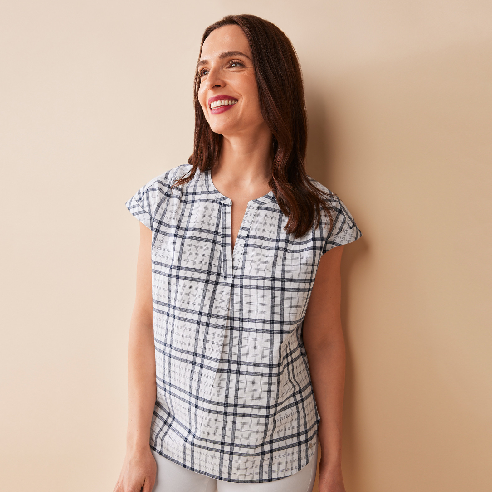 Cuffed Sleeve Plaid Top Half Body