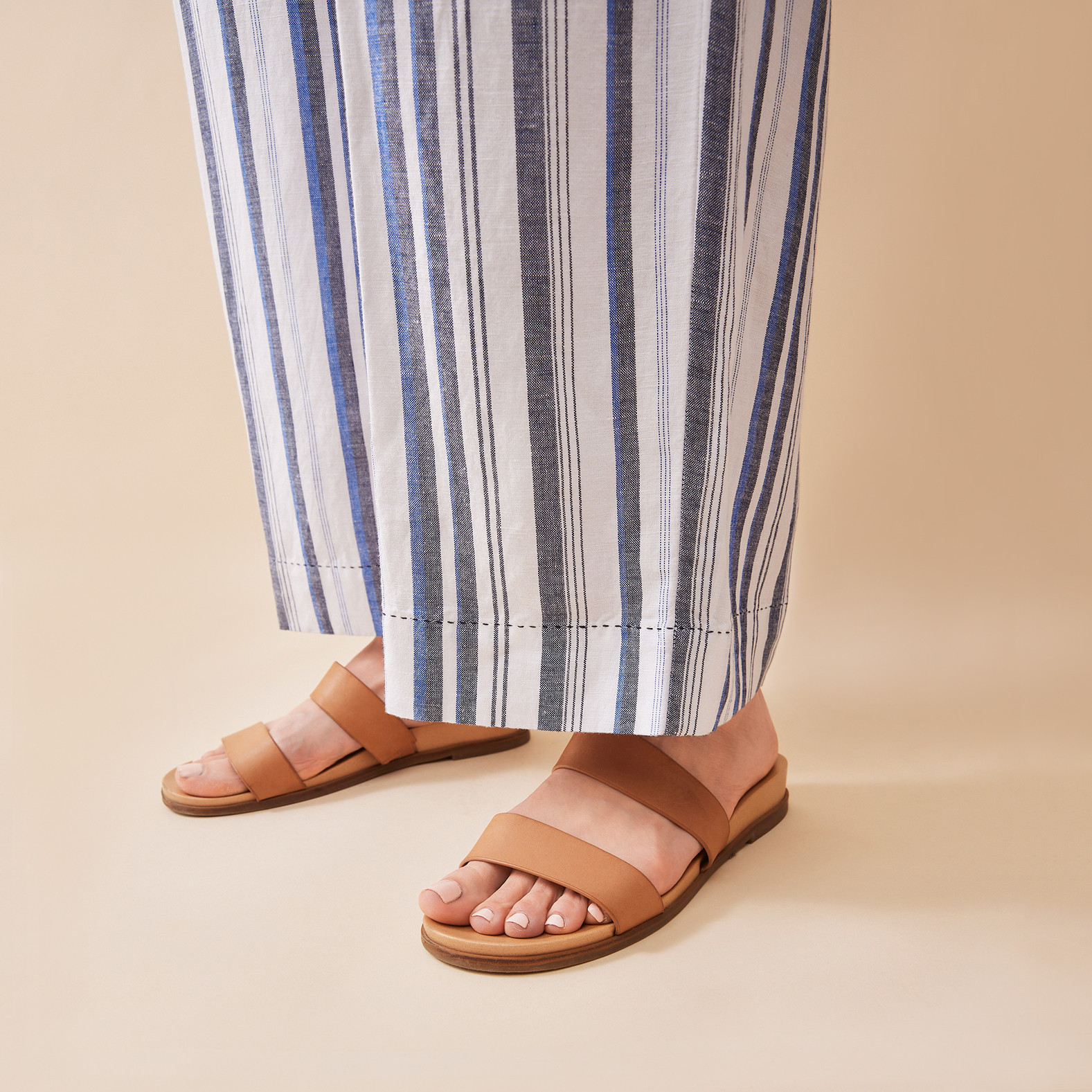 Linen Striped Crop Pant Close Up
