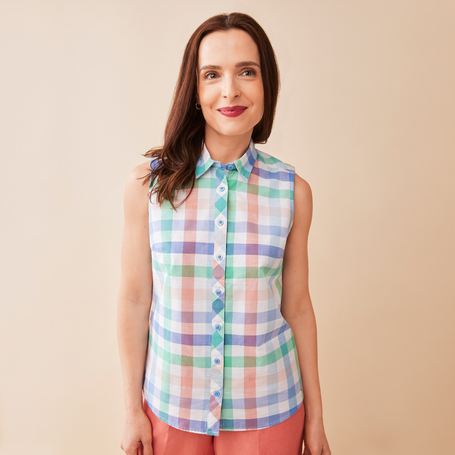 Plaid Sleeveless Shirt Half Body