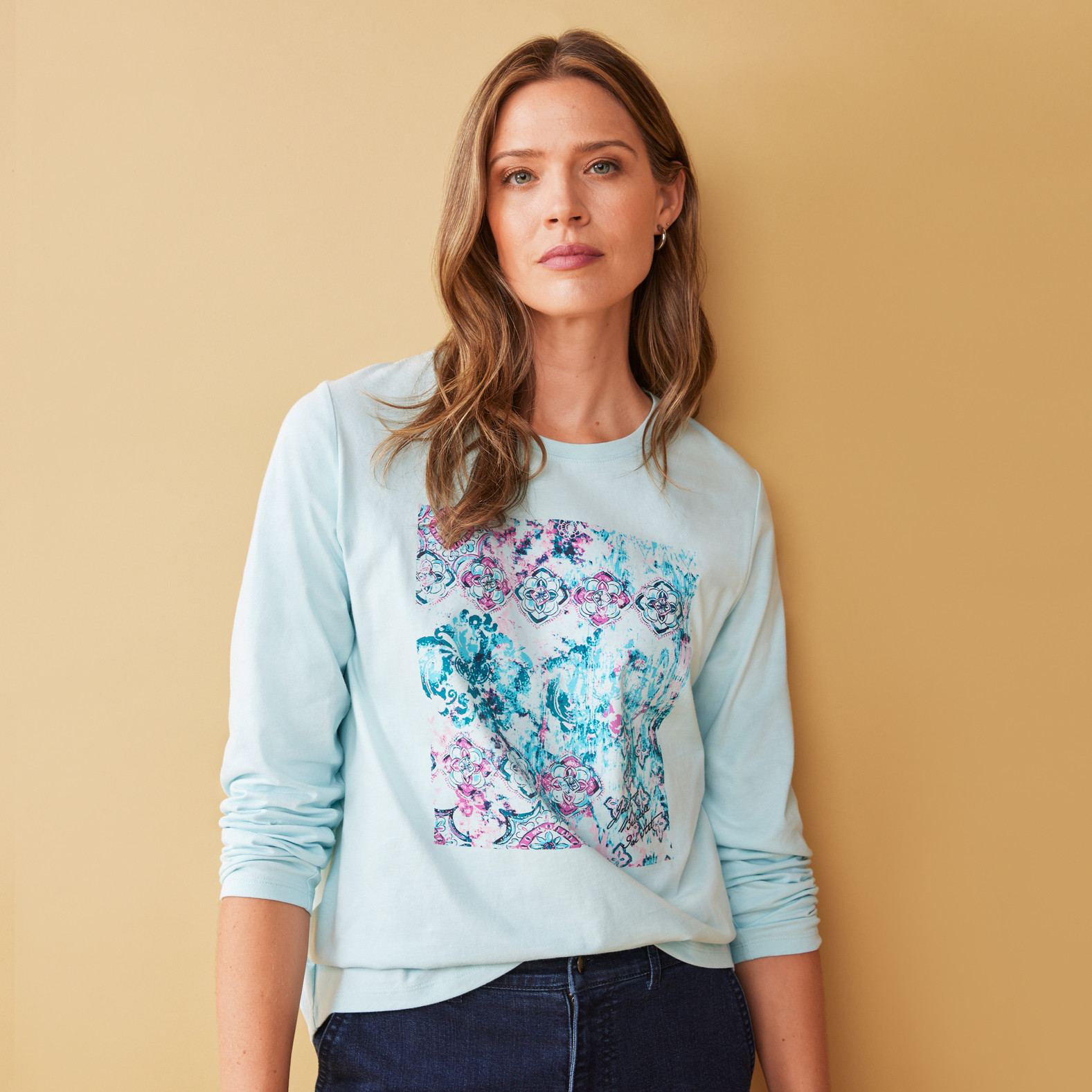 Women`s Long Sleeve Geo Print Graphic Tee