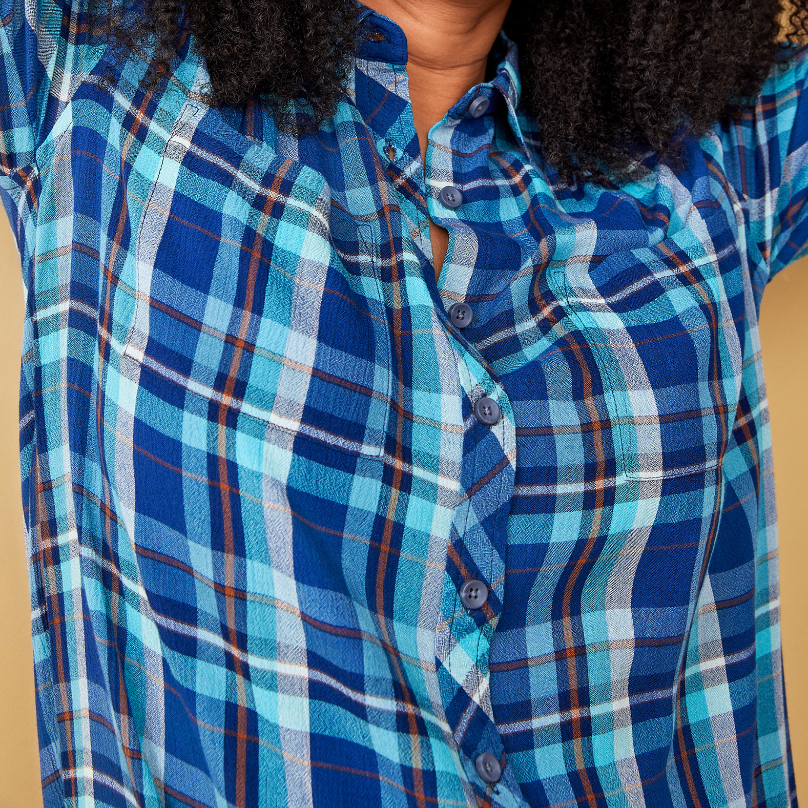 Crinkle Plaid Tunic Shirt - Blue Close up