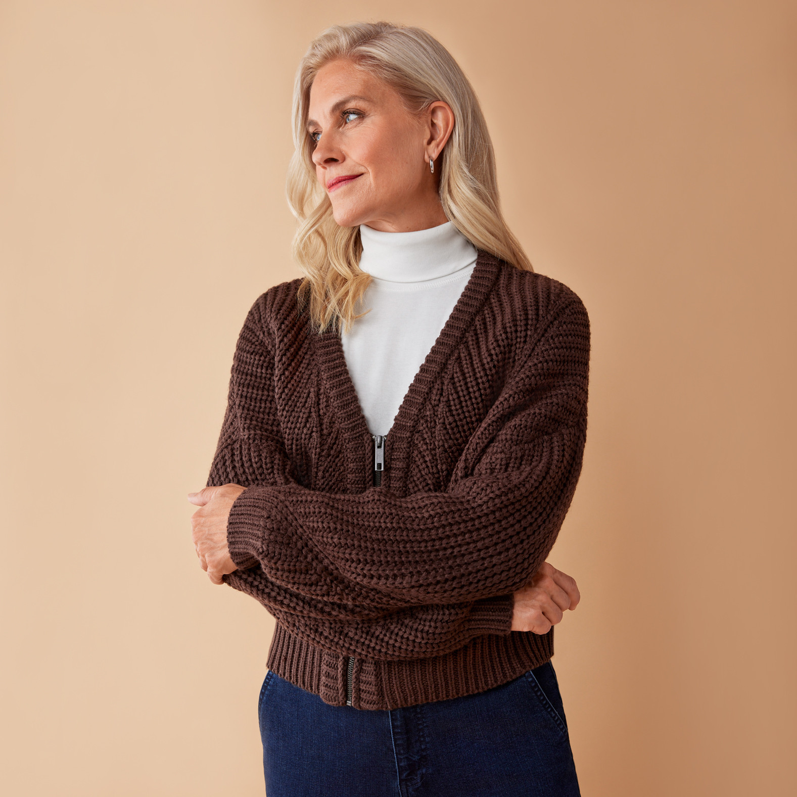 Chunky Cropped Cardigan Half Body