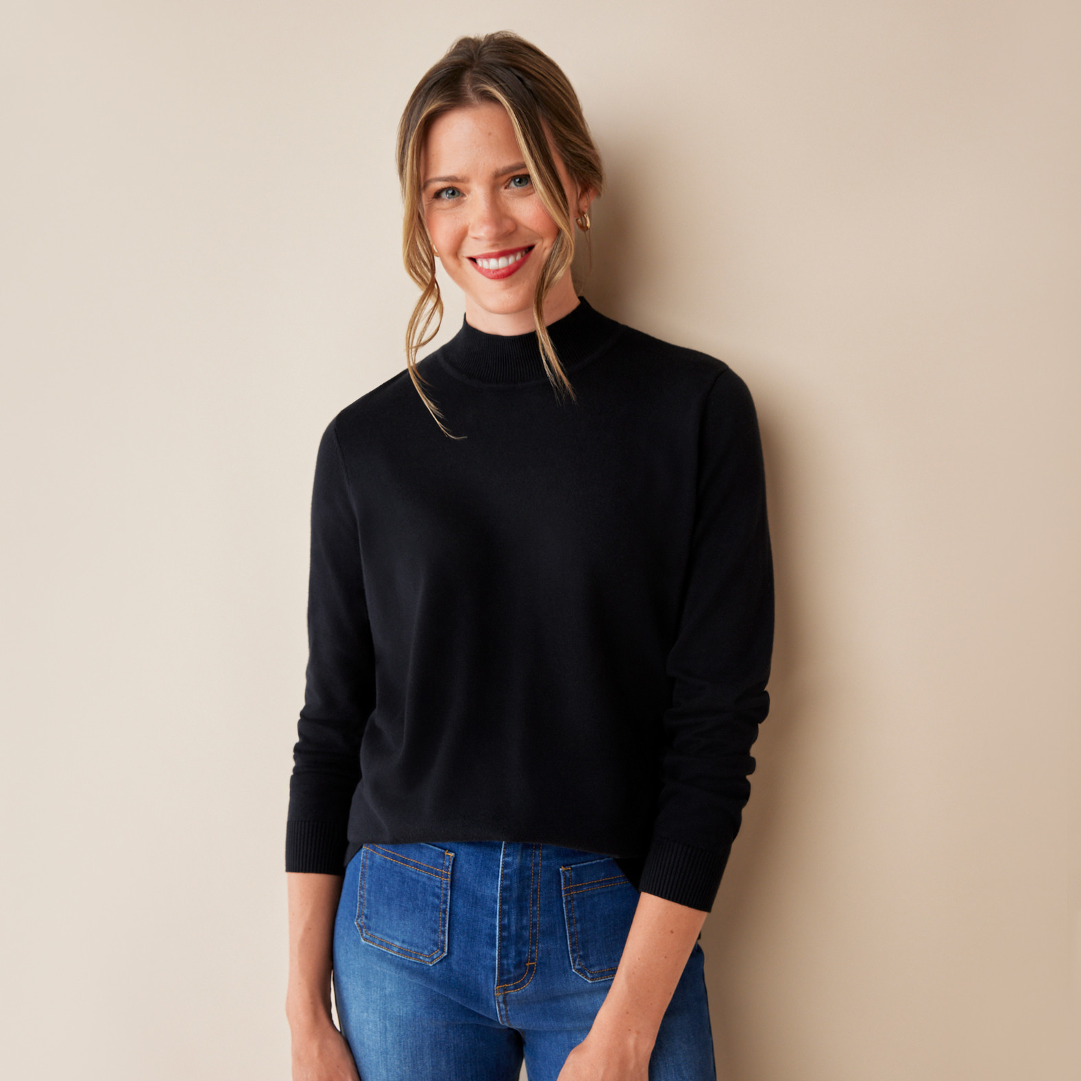 City Mockneck Sweater Half Body - Black