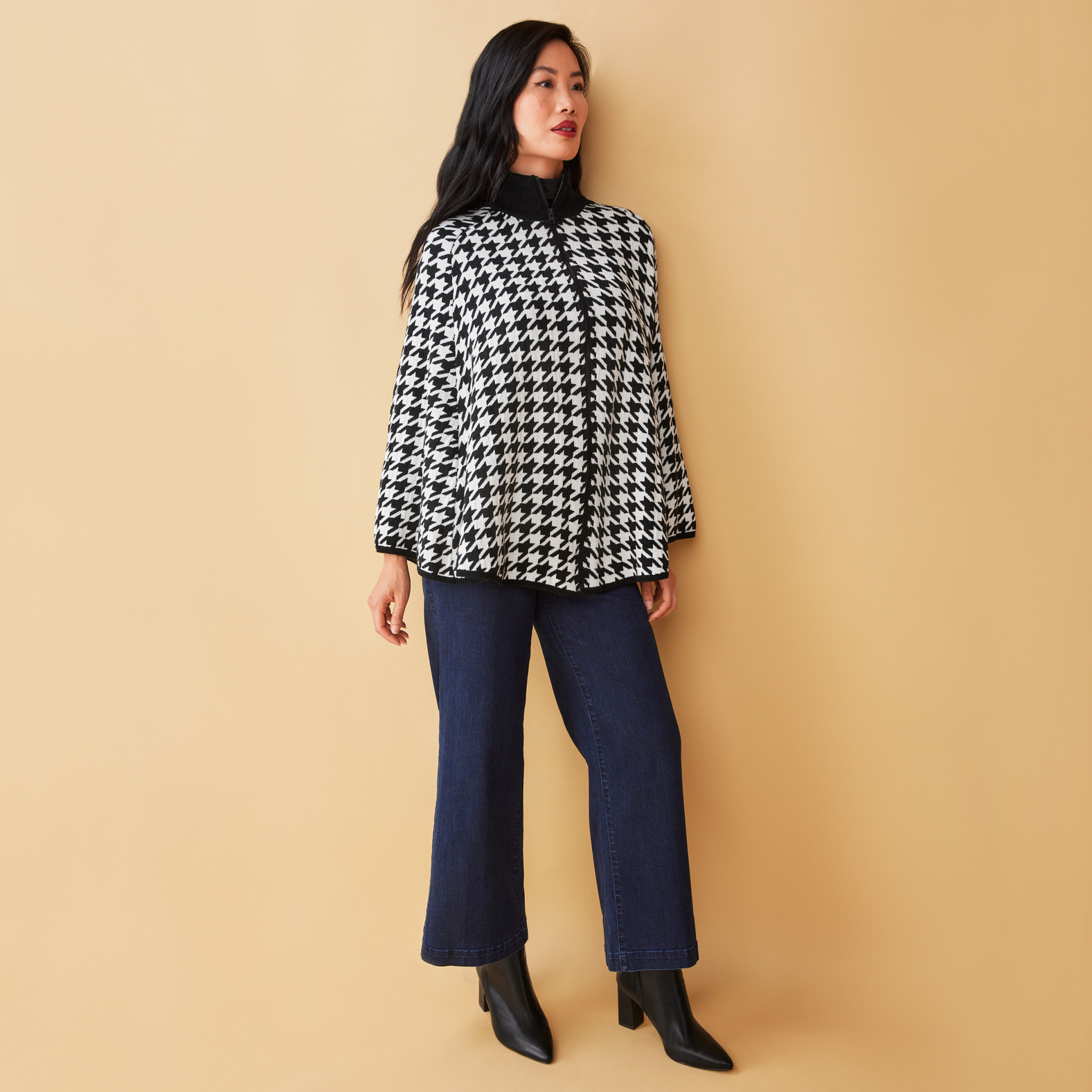Black Houndstooth Cape Full Body