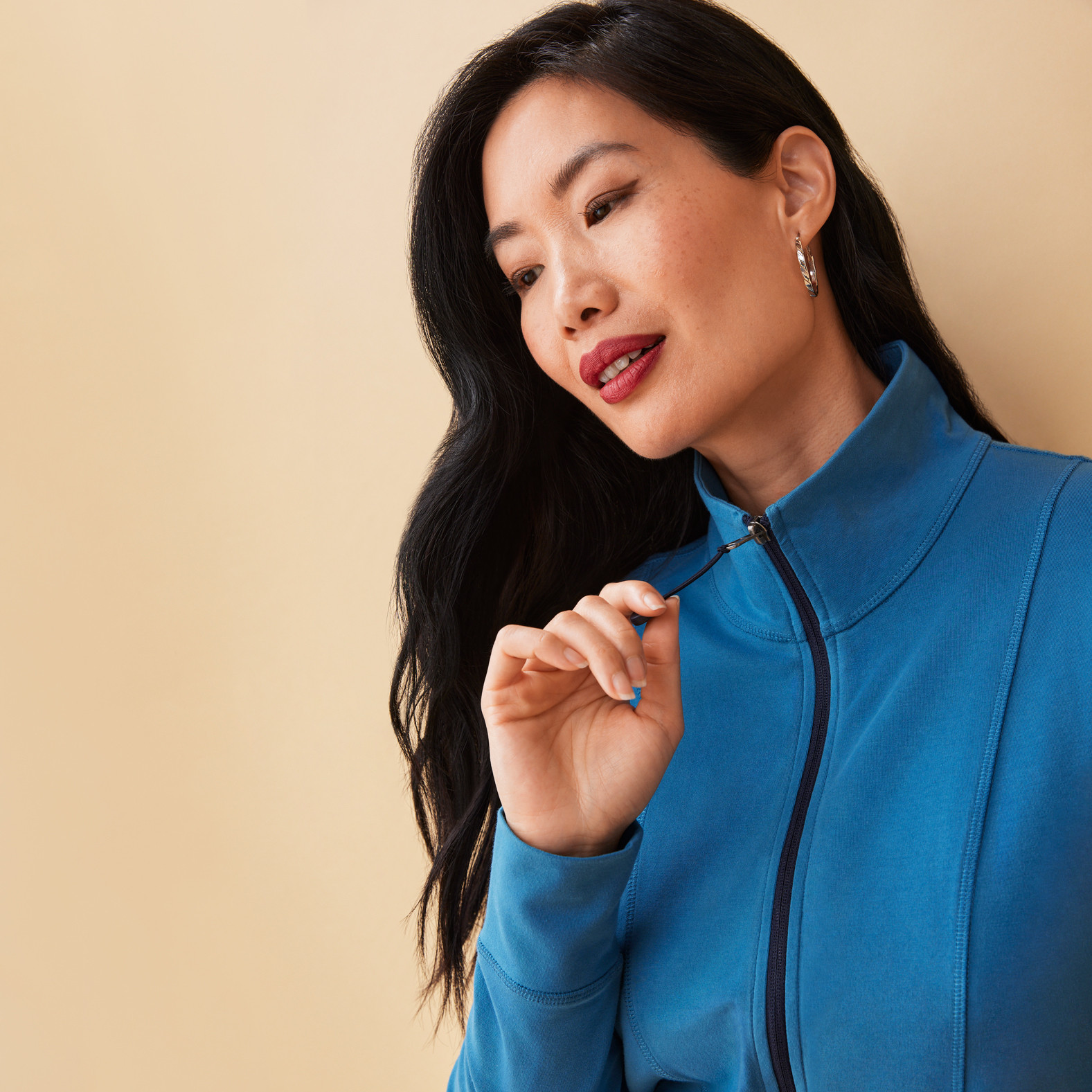 Everyday Lightweight Active Jacket Graphite Blue Closeup