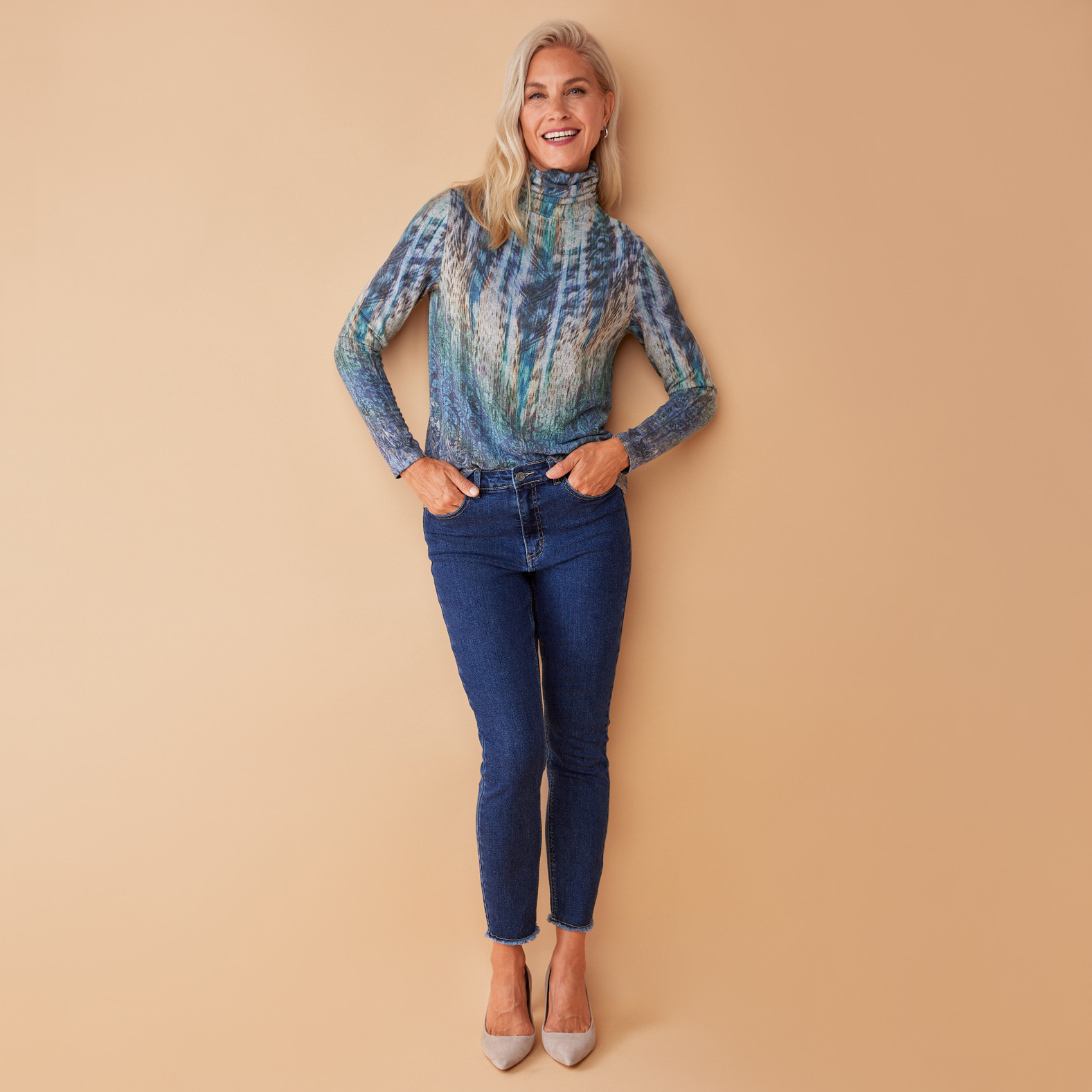 Abstract Stripes Turtleneck Top Full Body Tucked