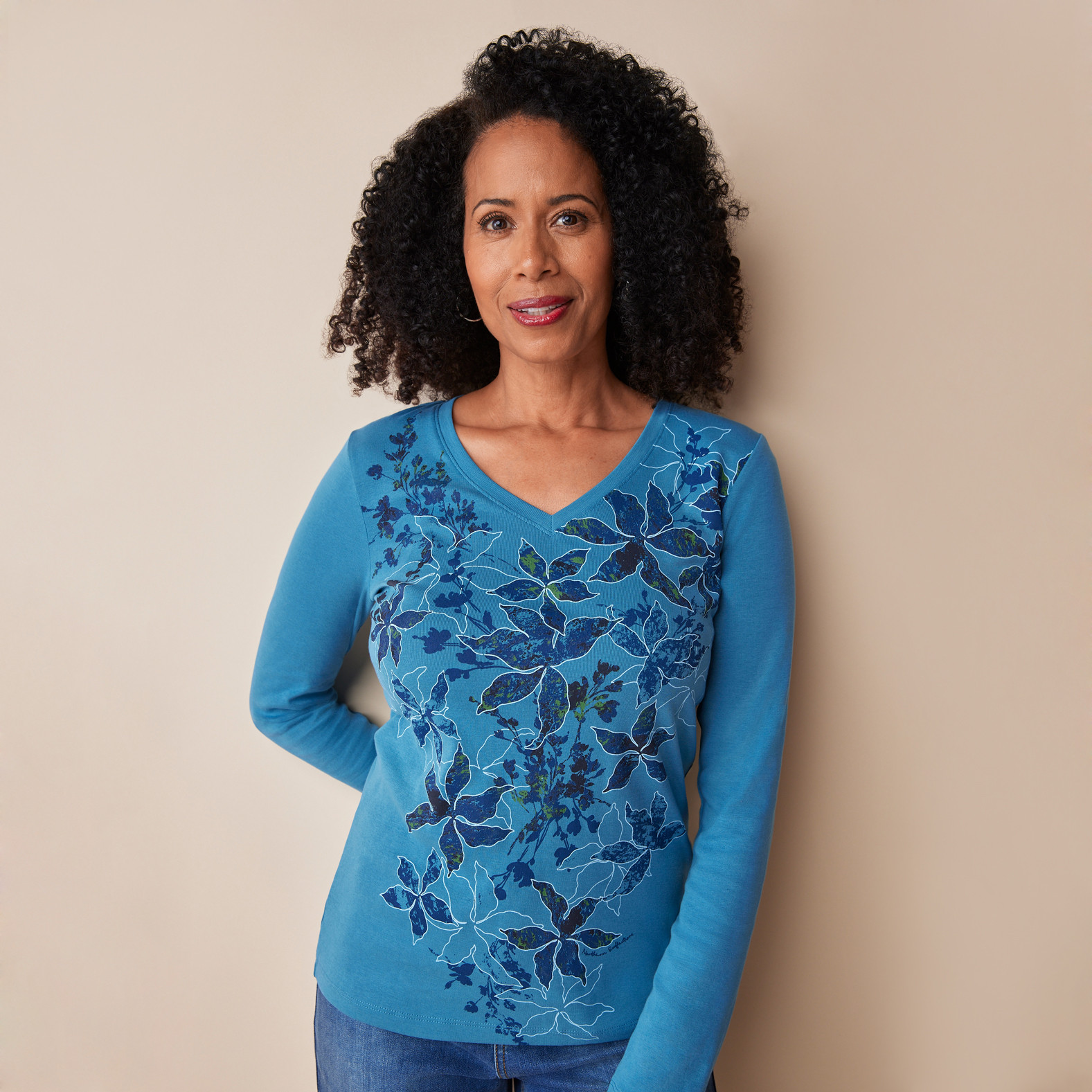 Women's Everyday Fit Rustic Floral V-Neck Tee