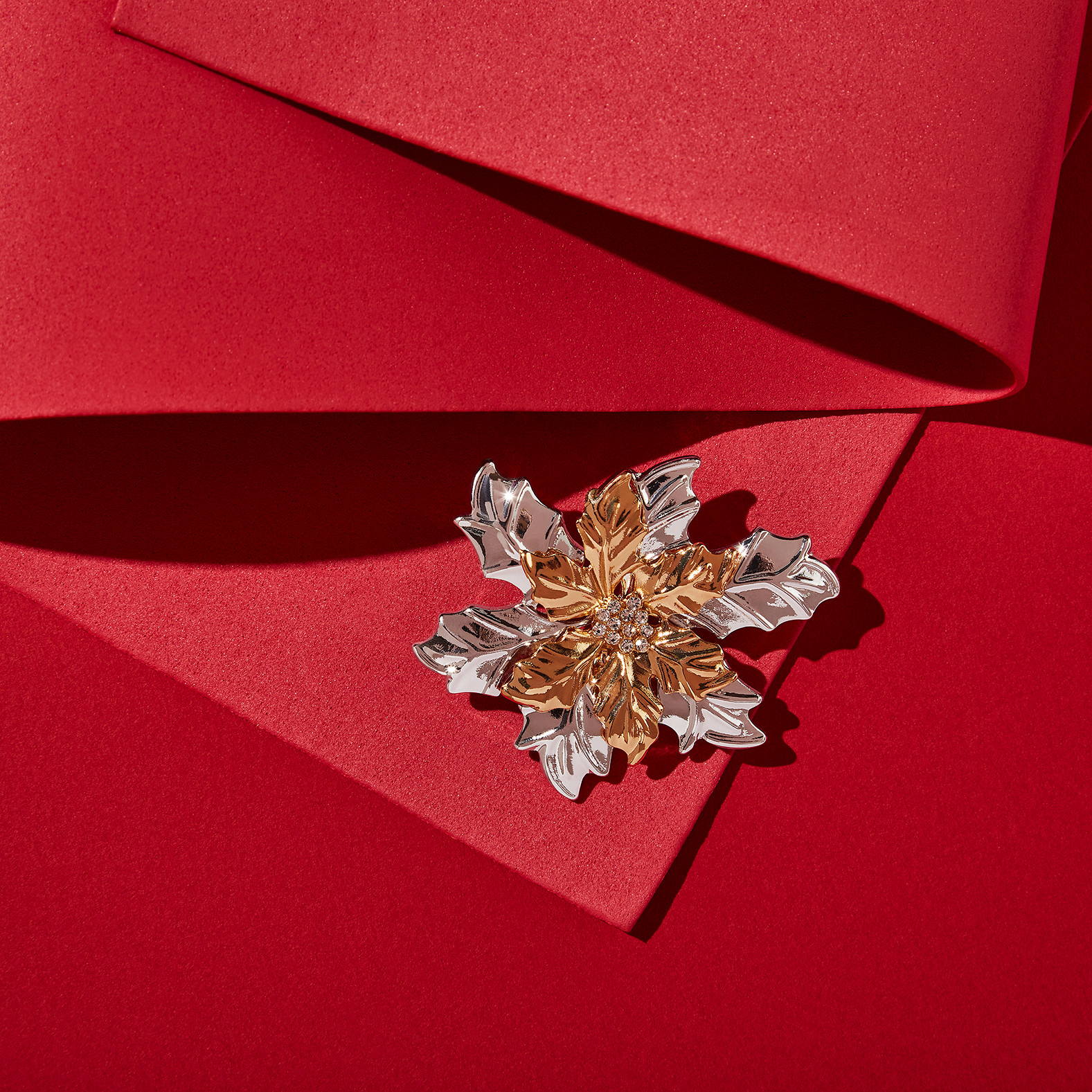 Poinsettia Pin