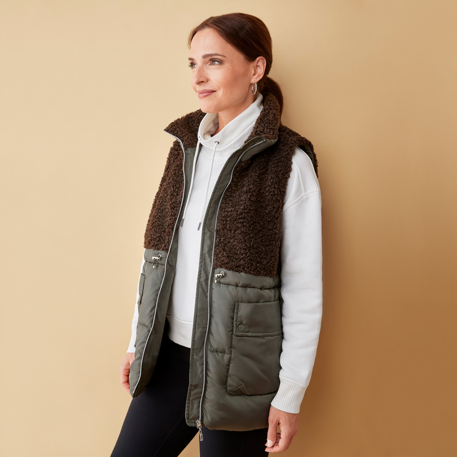 Women's Utility Style Sherpa Vest Half Body Unzipped
