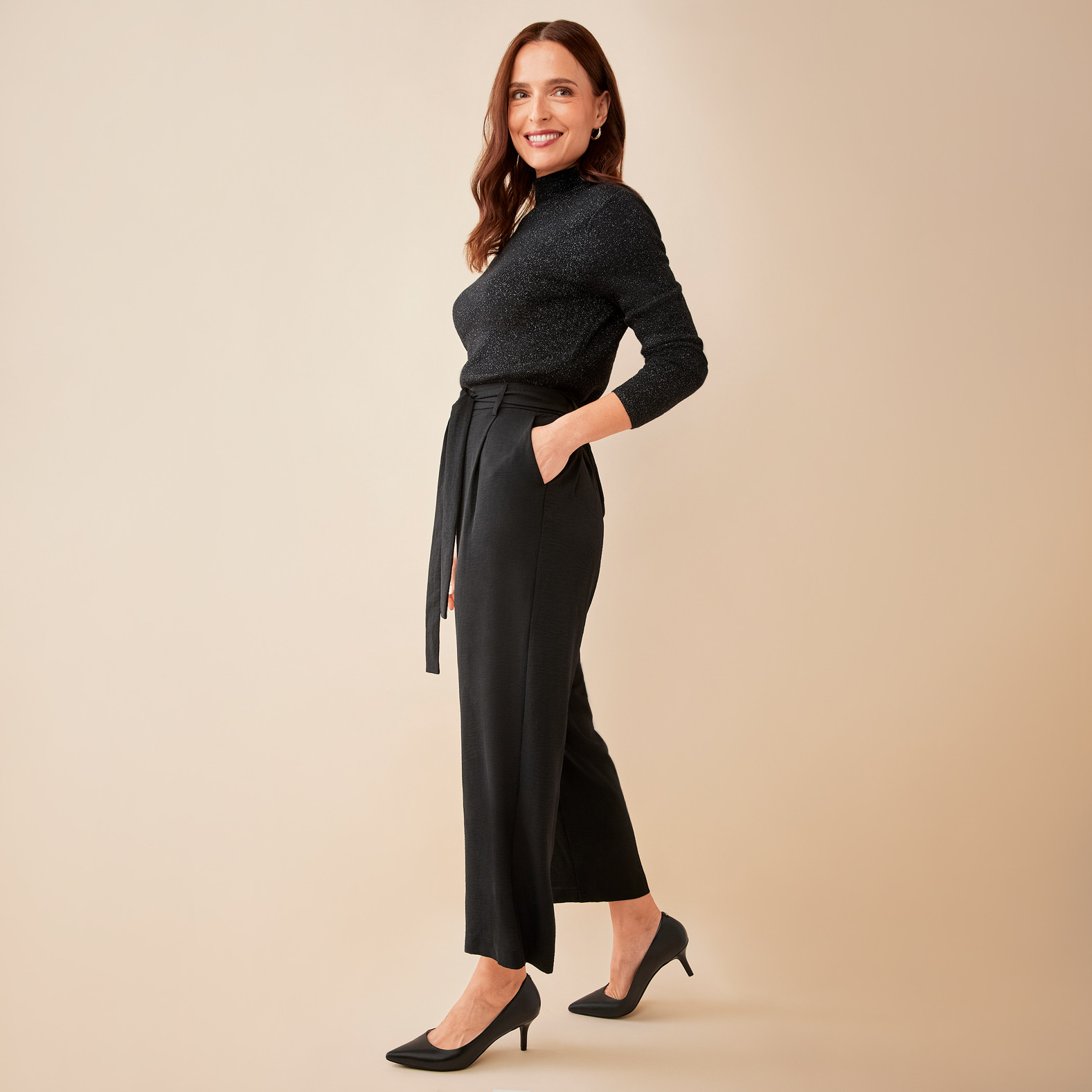 Airflow Wide Leg Crop Pant Full Body