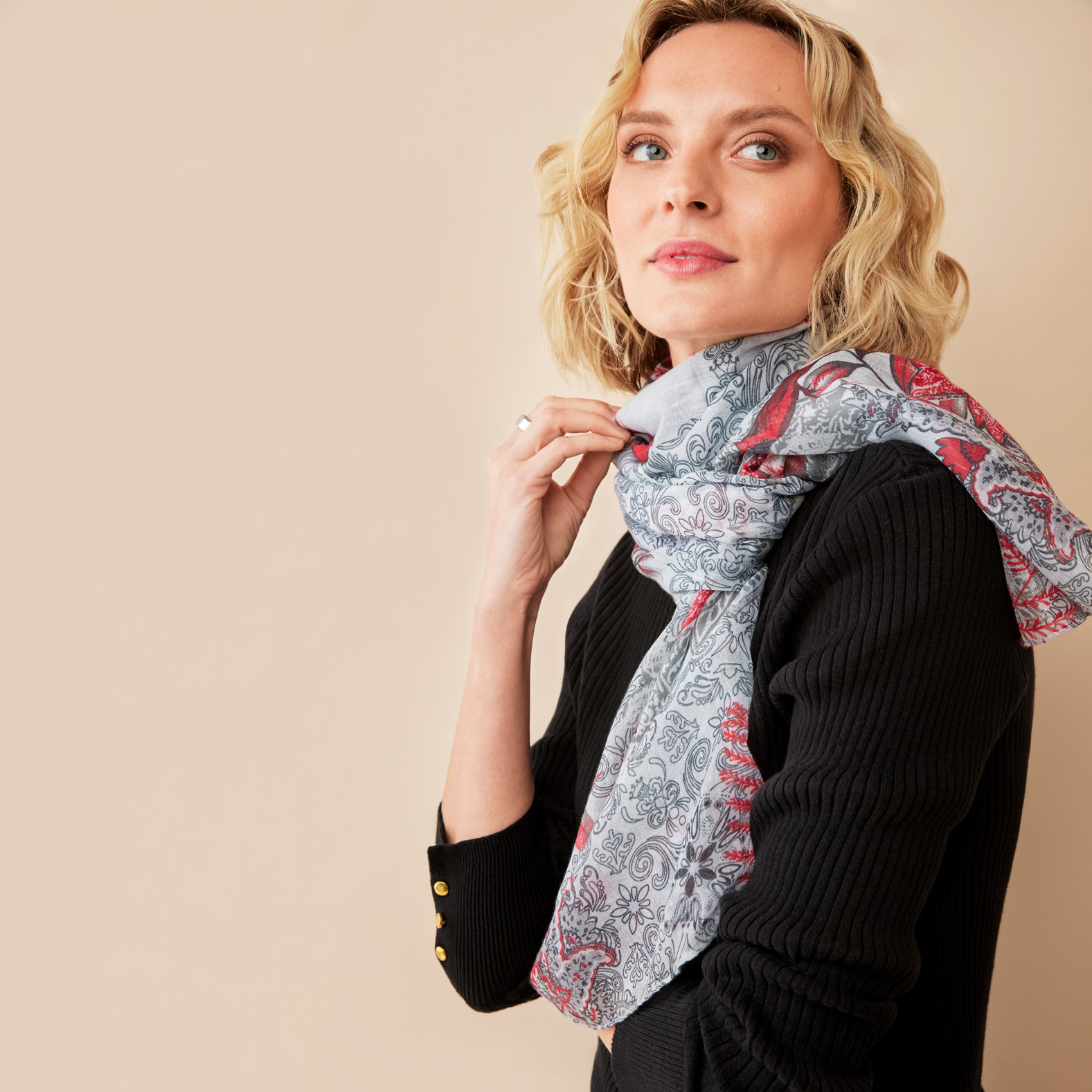 Cardinal Scarf